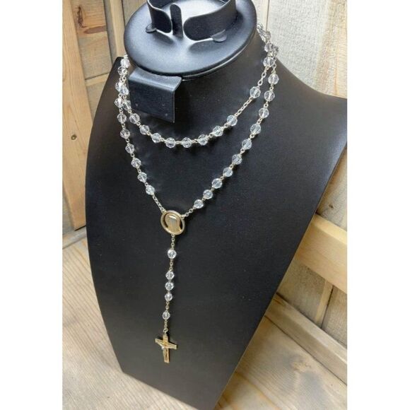Jewelry - 𝅺CLEAR crystal rosary beads with gold tone cross